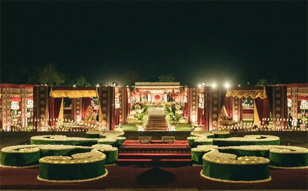 Fairy-lit Grand Stage Reception